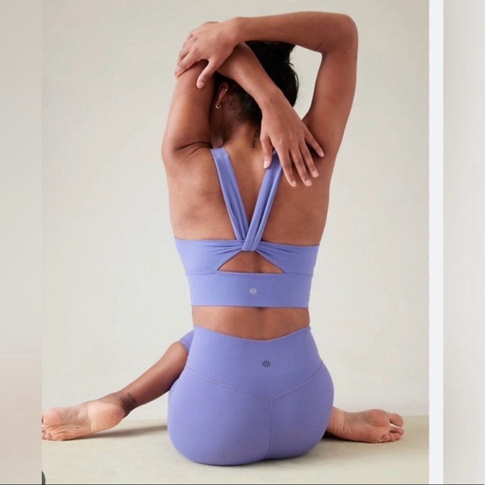 Athleta Warrior Twist Longline Sports Bra